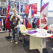 ТРЕНДЫ В СПОРТИВНОЙ ОДЕЖДЕ ТРЕНДЫ В СПОРТИВНОЙ ОДЕЖДЕ